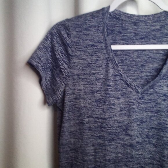 Under Armour Shirt Women S ? V-neck Short Sleeve Active Athletic Blue - Picture 13 of 16